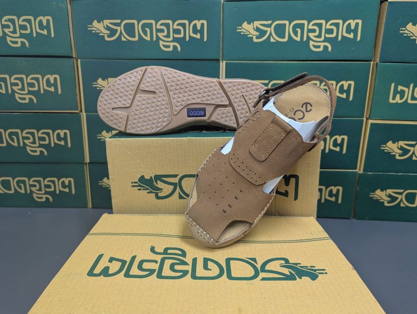 ECCO 100% Leather White Brown Sandals