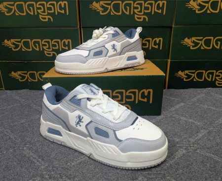 RedTape-100% Export Sneakers