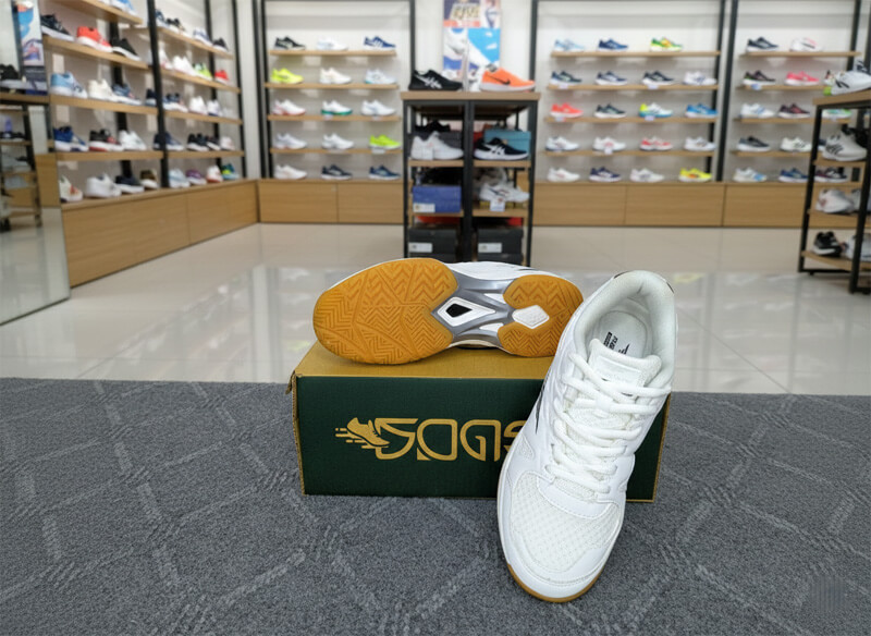 REDTAPE-Badminton And Sports Shoe - Image 2