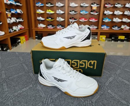 REDTAPE-Badminton And Sports Shoe