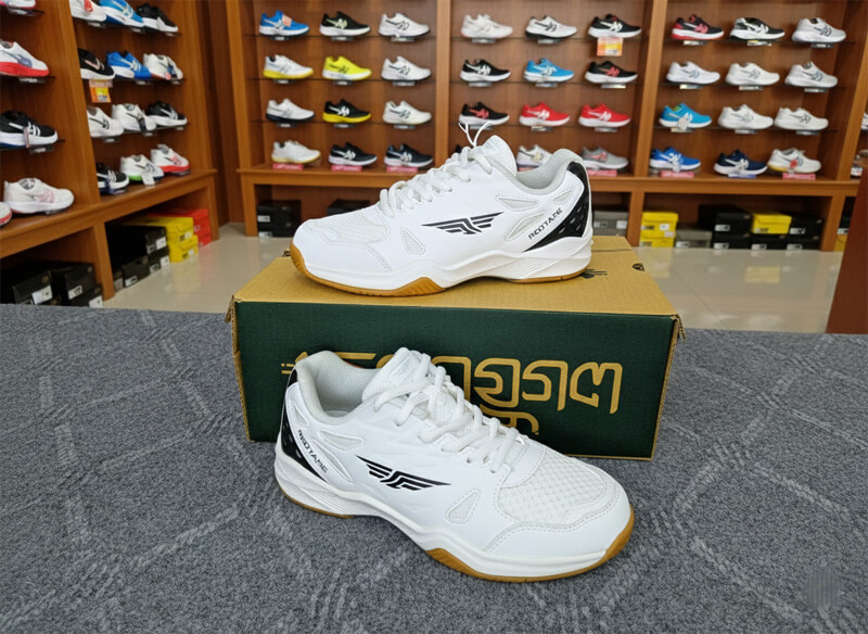 REDTAPE-Badminton And Sports Shoe