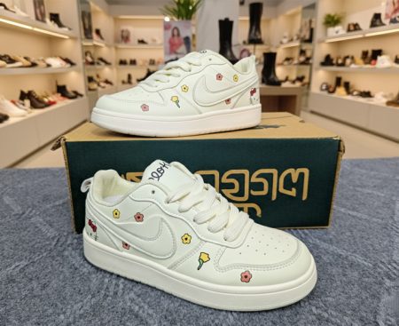 High Quality Stylish Sneakers For Ladies