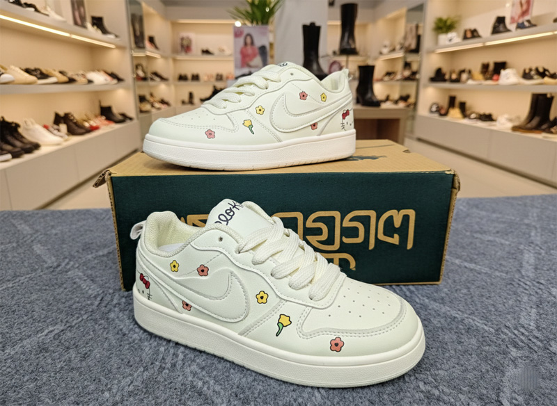 High Quality Stylish Sneakers For Ladies