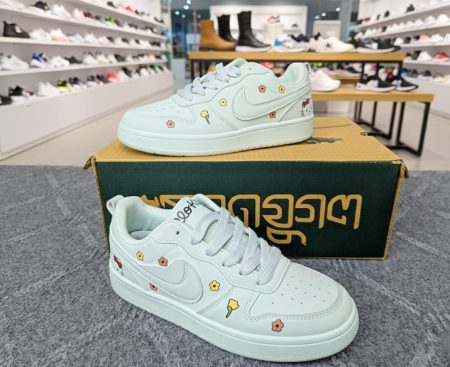 High Quality Stylish Sneakers For Ladies