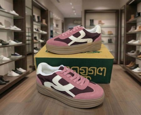 Regular and casual ladies shoe