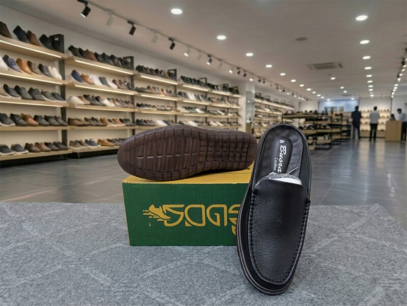 100% Leather Half Shoe - Image 2