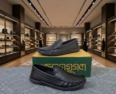 100% Leather Fashionable Loafer