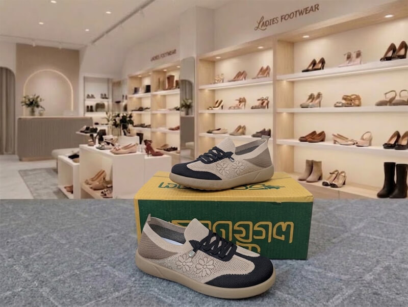 LaceFree Ladies Daily Use Shoe