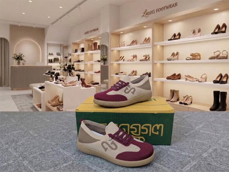 LaceFree Ladies Daily Use Shoe