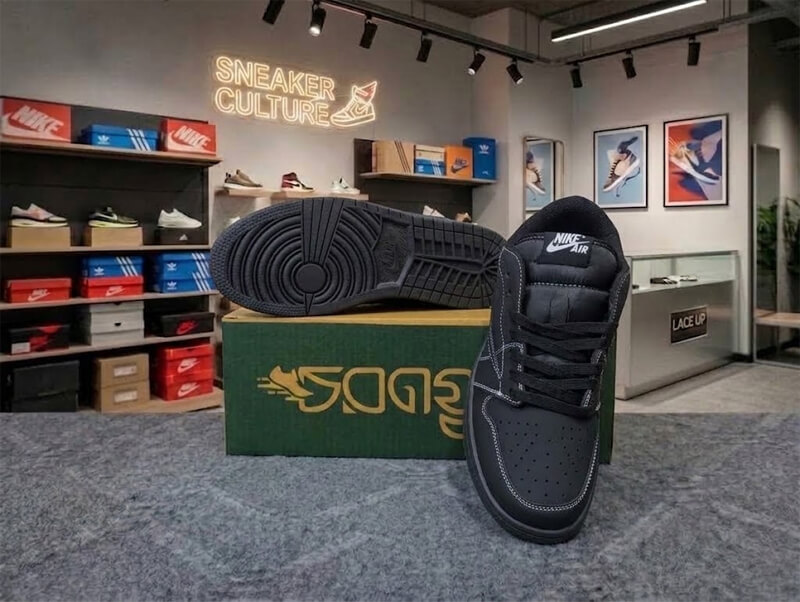 Premium High Quality Sneakers - Image 2