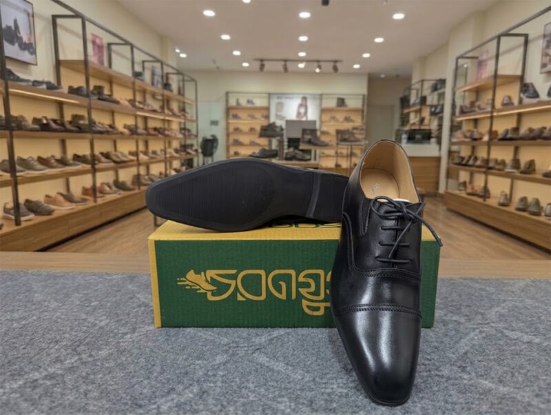 Pierre Cardin 100% Leather Export Formal Shoes - Image 2