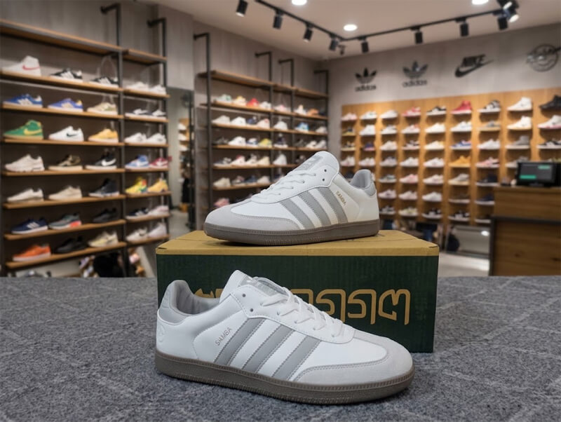 High Quality Sneakers