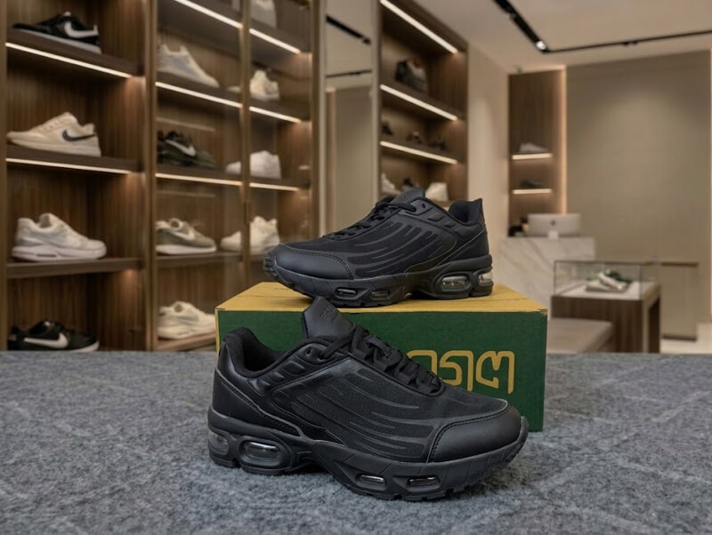 100% Export Sneakers