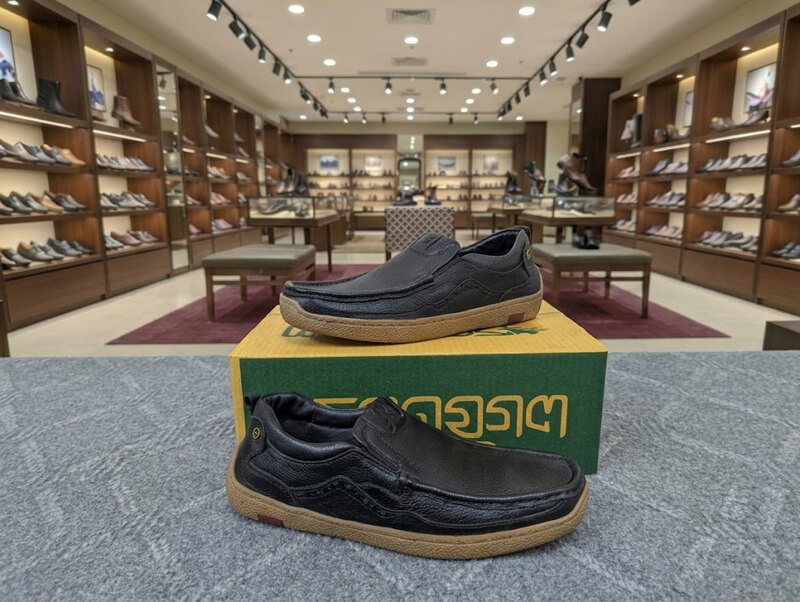 100% Leather Casual shoe