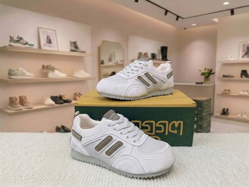 Imported High Quality Ladies Sneakers