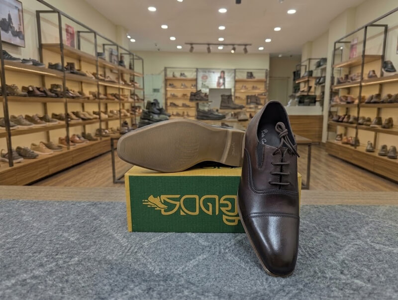 Pierre Cardin 100% Leather Export Formal Shoes - Image 2