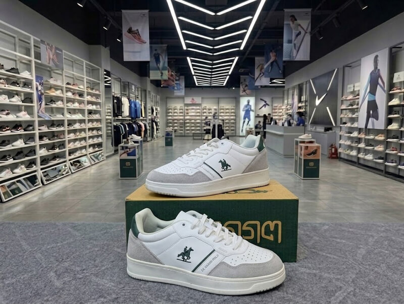 High Quality Sneakers